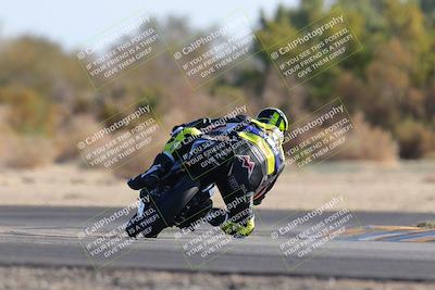 media/Dec-18-2022-SoCal Trackdays (Sun) [[8099a50955]]/Turn 7 Backside (1125am)/